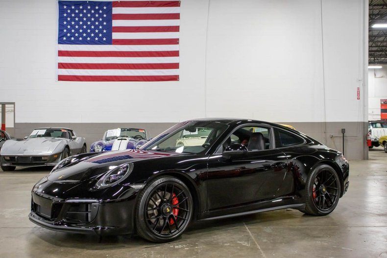 2017 Porsche 911 Carrera GTS — photo 1 of 15