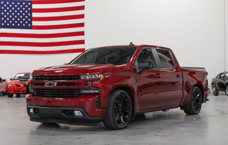 2020 Chevrolet Silverado — photo 1 of 13