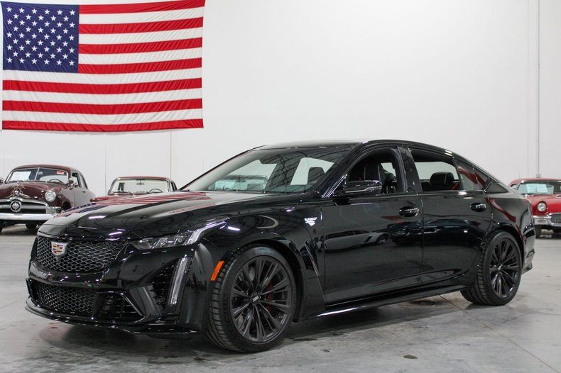2024 Cadillac CT5-V — photo 1 of 16